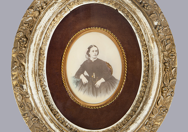 1865 photo of Caroline Scott Harrison